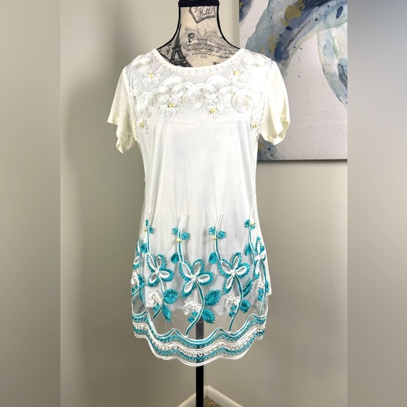 Chic White and Blue Floral Embroidered with Beading Women's Blouse - Picture 1 of 9